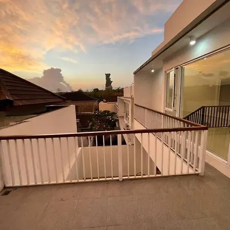 Villa 3 Bedroom Near Gwk Statue